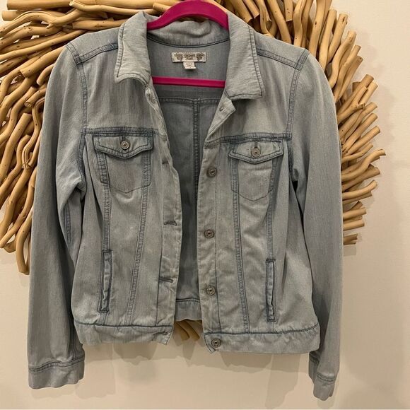 Vintage America Light Wash Button Down Jean Jacket With Stretch, Large - Picture 1 of 7